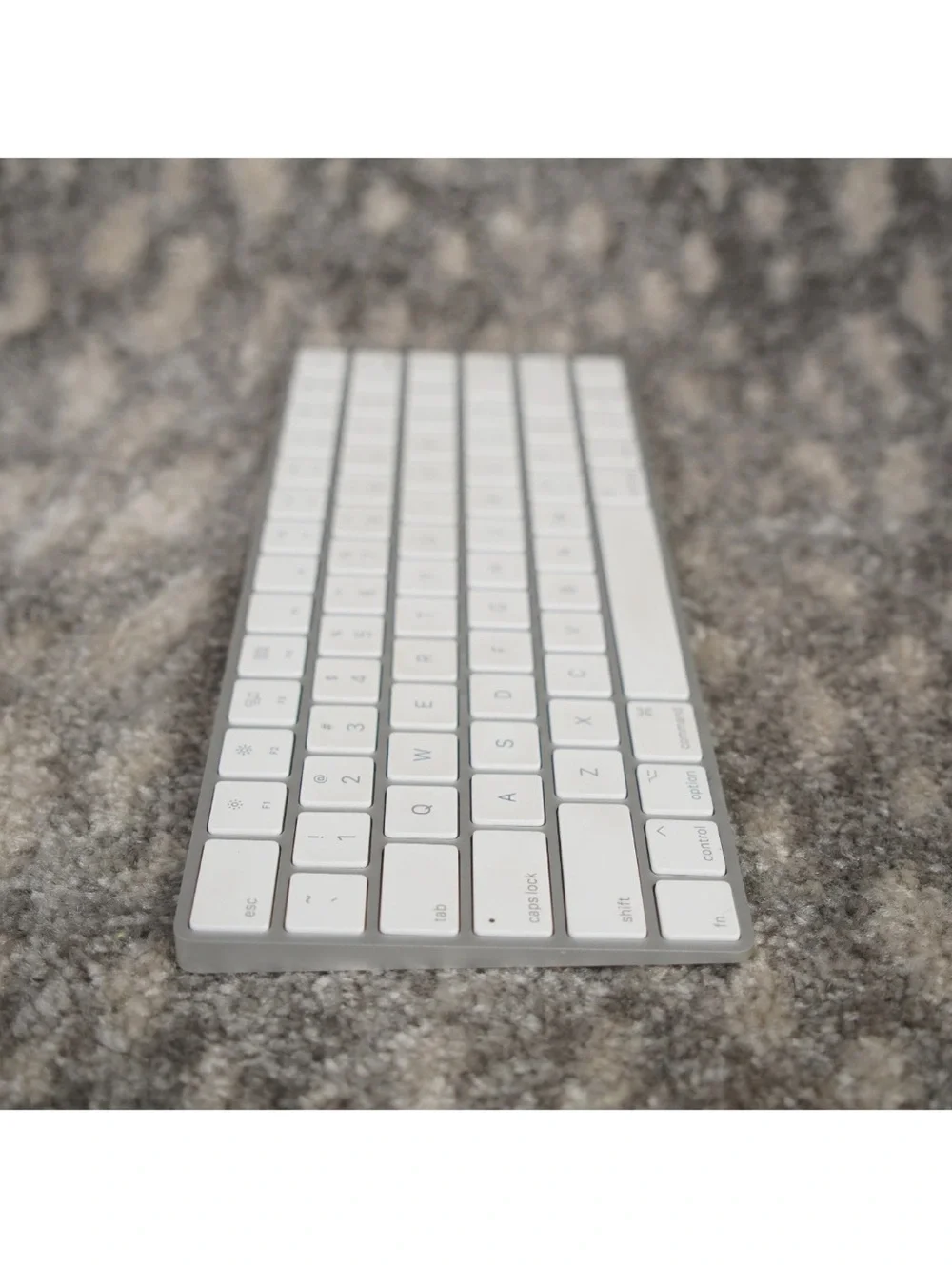 Apple Magic Keyboard A1644 Wireless Bluetooth Rechargeable White Tested Working